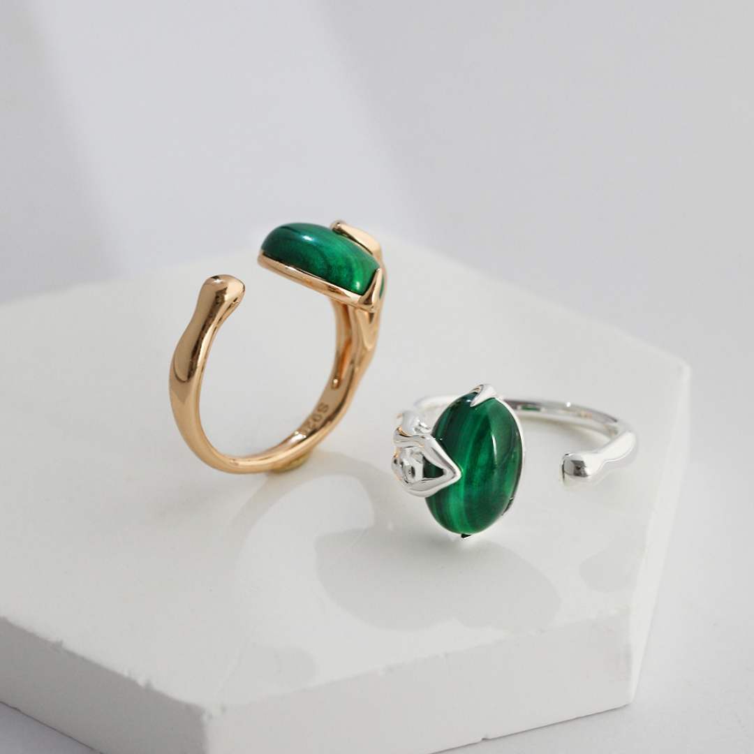 CHIC SILVER ONYX AND MALACHITE FUSION RING