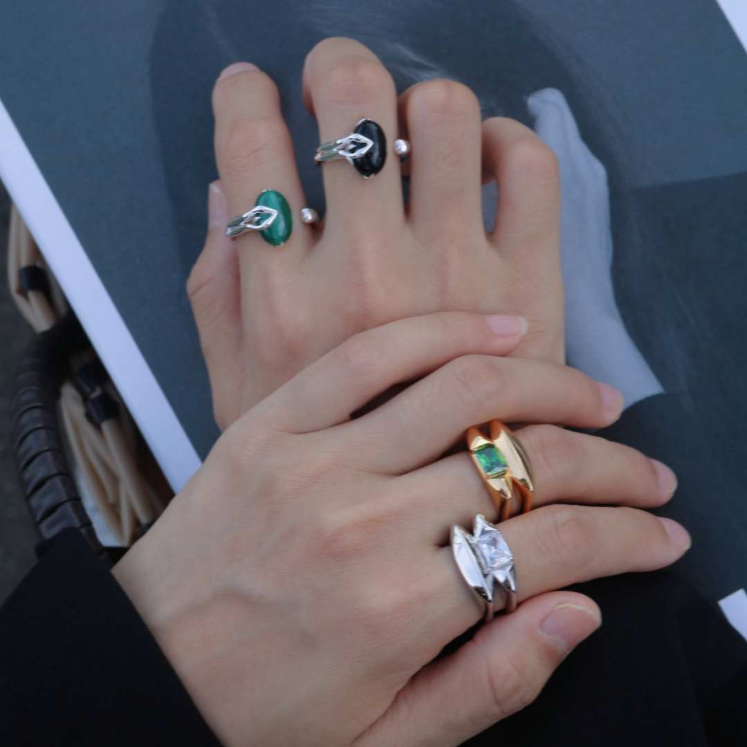 CHIC SILVER ONYX AND MALACHITE FUSION RING