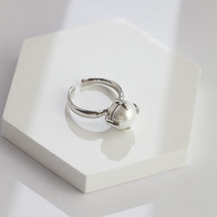 FOUR CLAW MOTHER OF PEARL SILVER RING