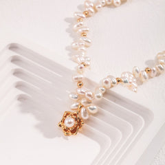 CAMELLIA PENDANT PEARL NECKLACE