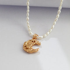 MOON SHAPE PENDANT NECKLACE