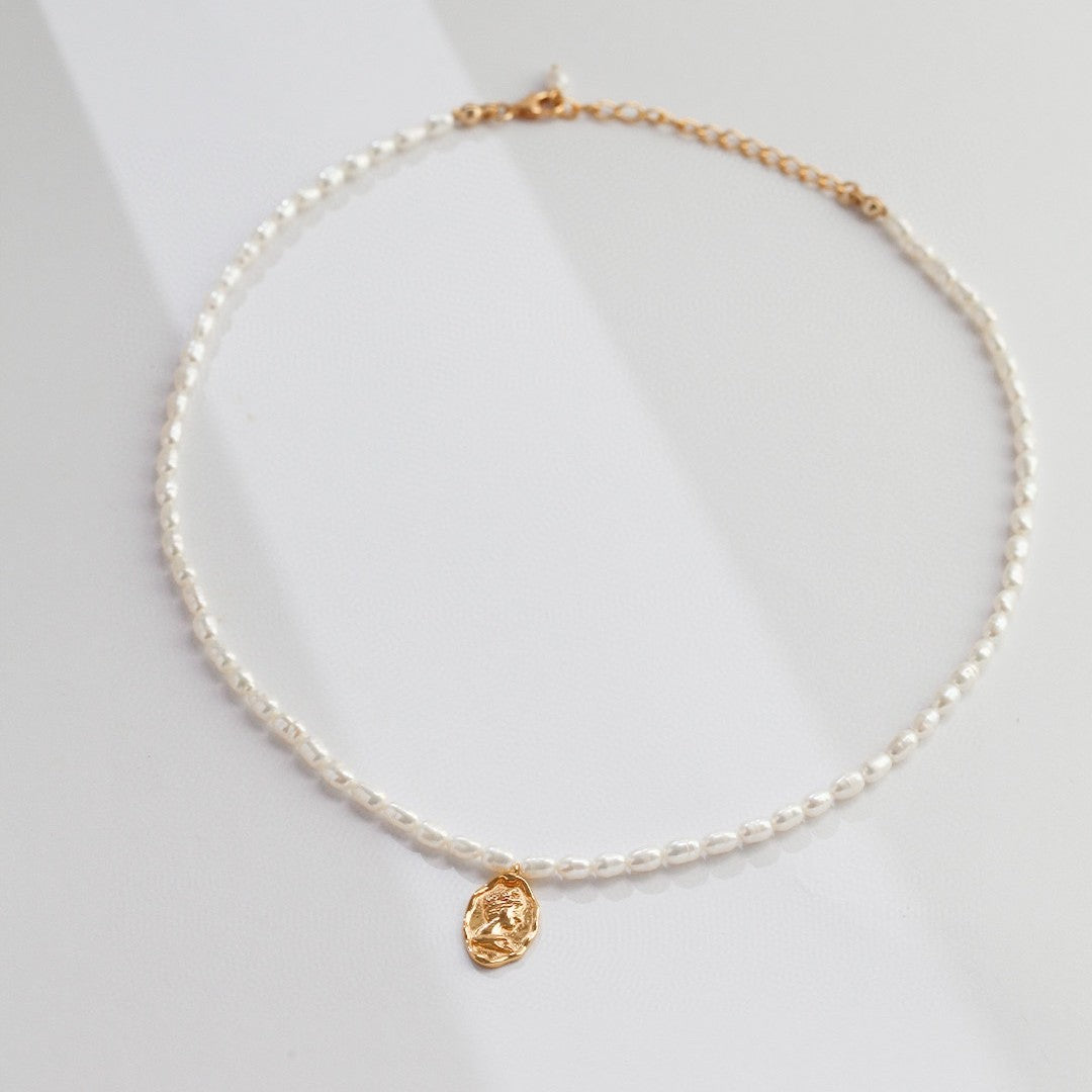 QUEEN ELIZABETH PENDANT PEARL CHOKER