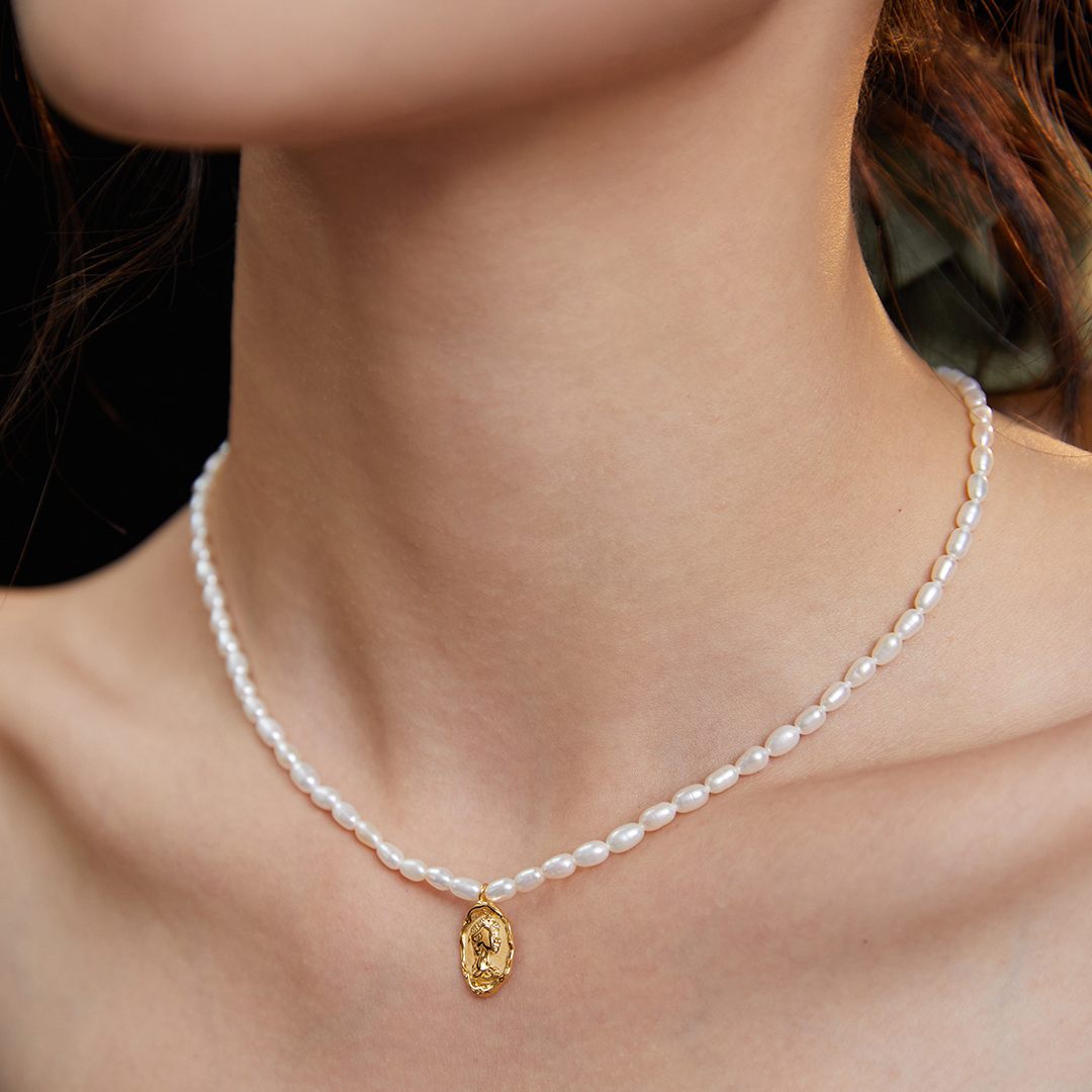 QUEEN ELIZABETH PENDANT PEARL CHOKER