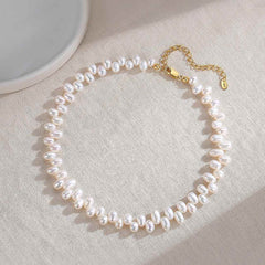 NOBLE PEARL NECKLACE