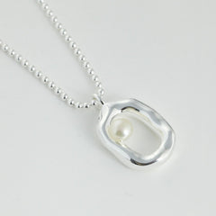 PEARL PENDANT LONG NECKLACE