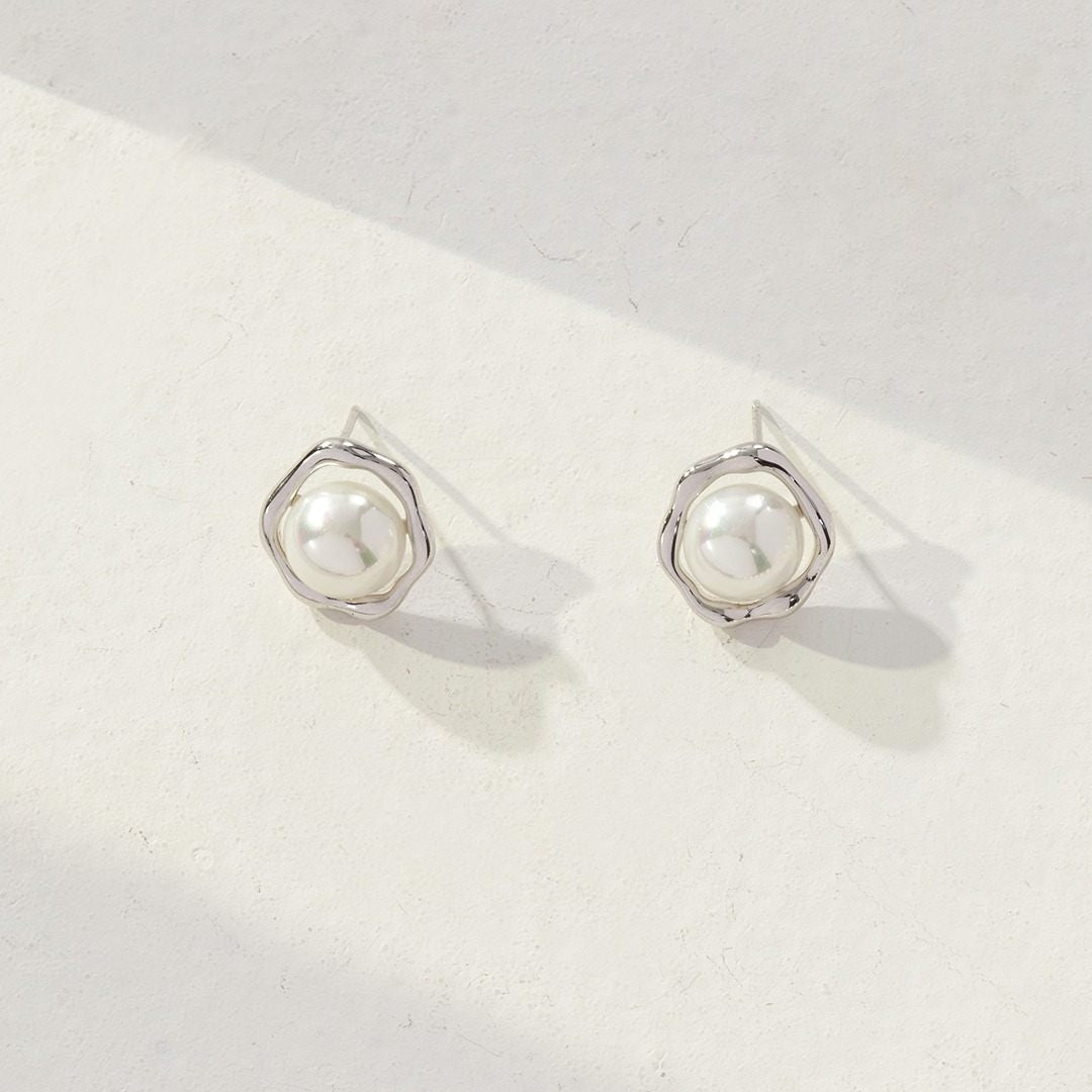 STERLING SILVER FRESHWATER PEARL STUD EARRINGS