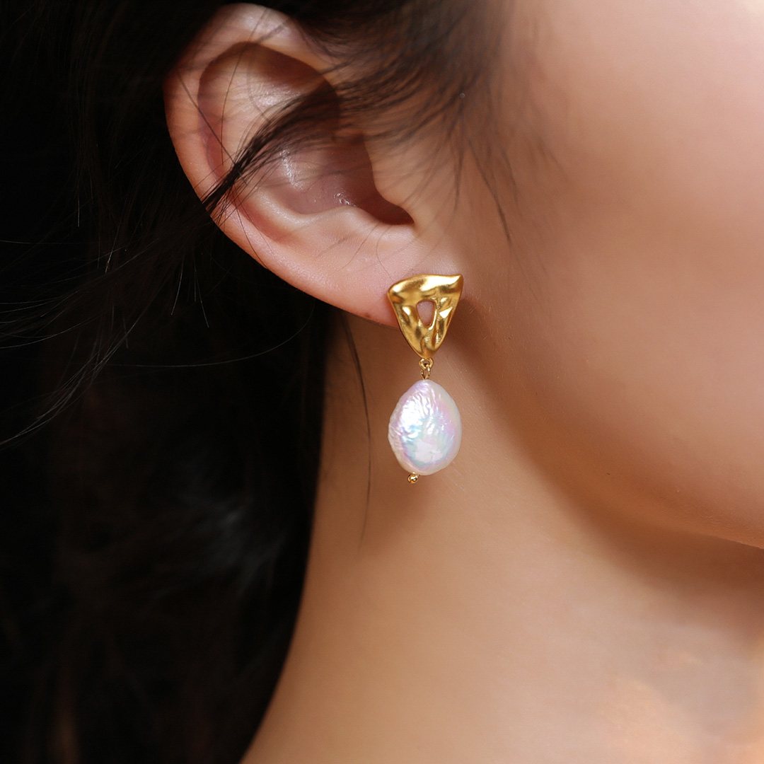  ROUND BAROQUE PEARL EARRINGS