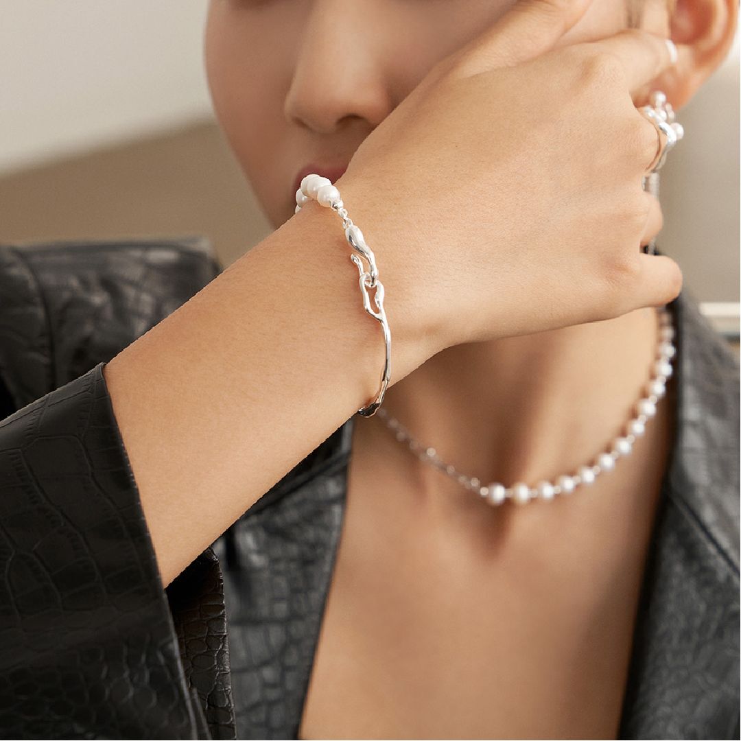 FRESHWATER PEARL STERLING SILVER BANGLE