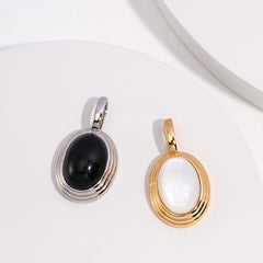 OVAL BLACK ONYX / MOTHRT OF PEARL PENDANT