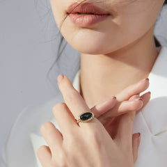 OVAL ONYX STONE RING