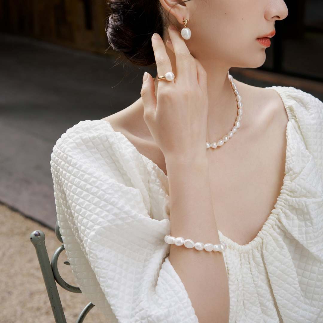 TIMELESS BAROQUE PEARL BRACELET