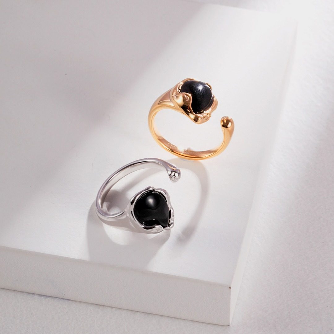 DEWDROP BLACK ONYX RING