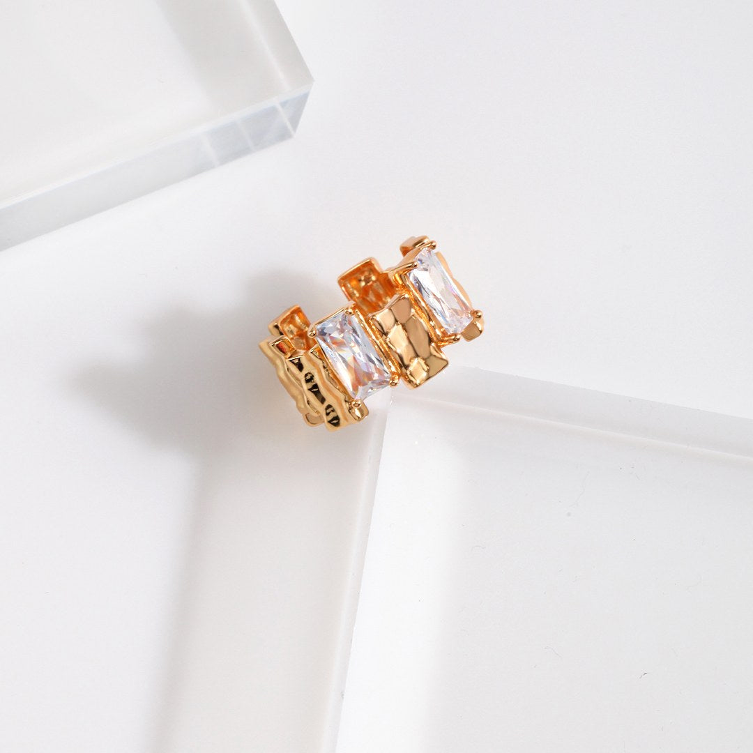 IRREGULAR SQUARE ZIRCON RING