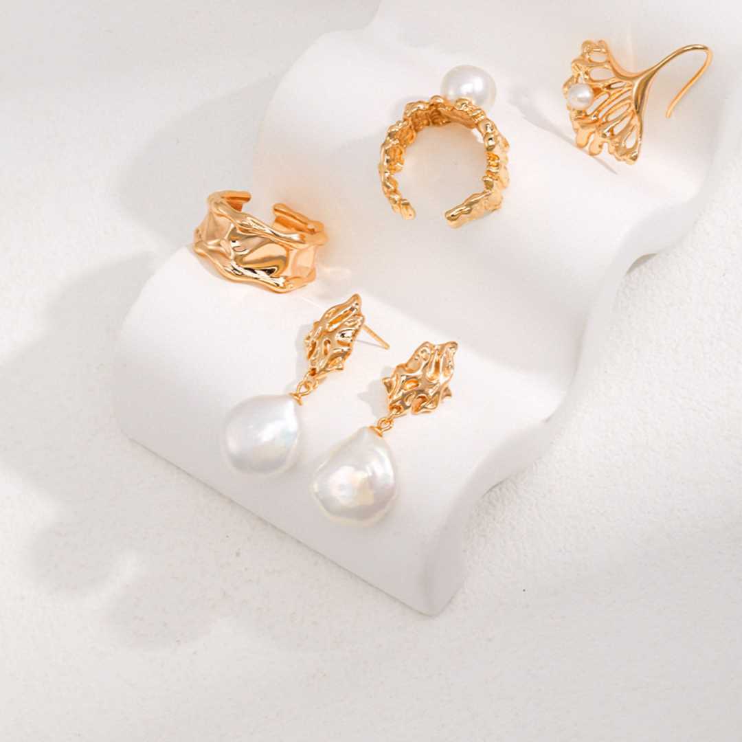 BAROQUE PEARL EARRINGS