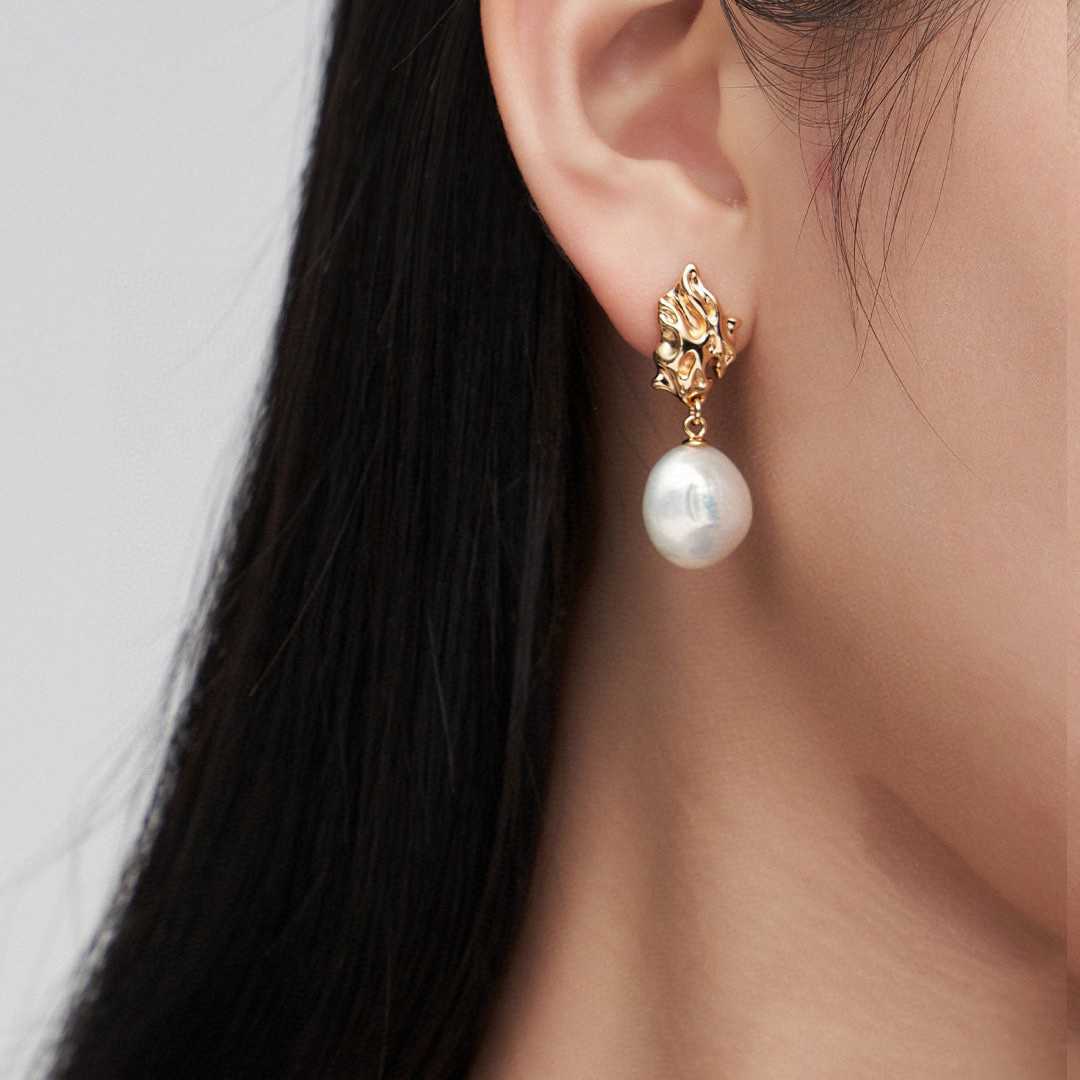 BAROQUE PEARL EARRINGS