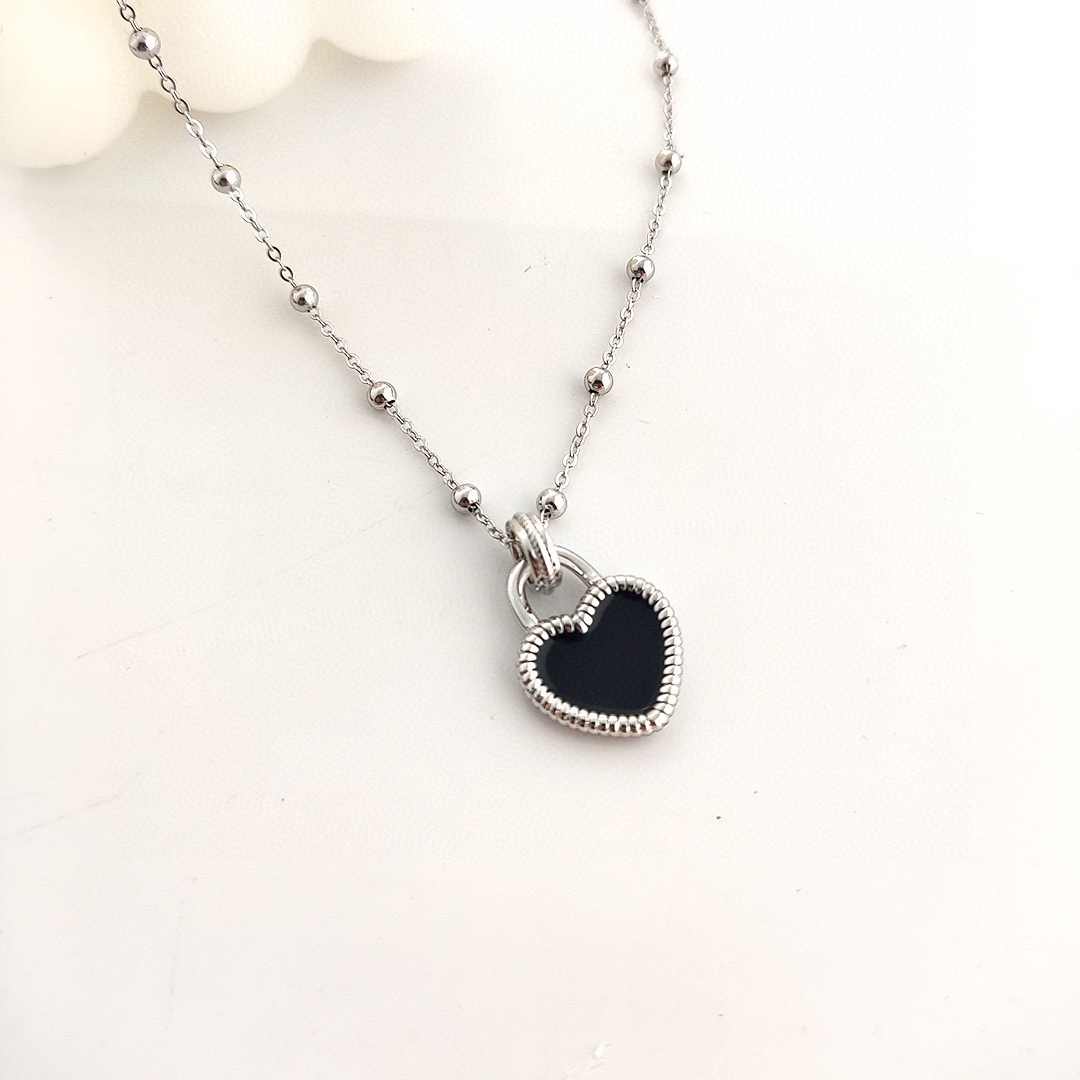 BLACK ENAMEL HEART SHAPE PENDANT NECKLACE