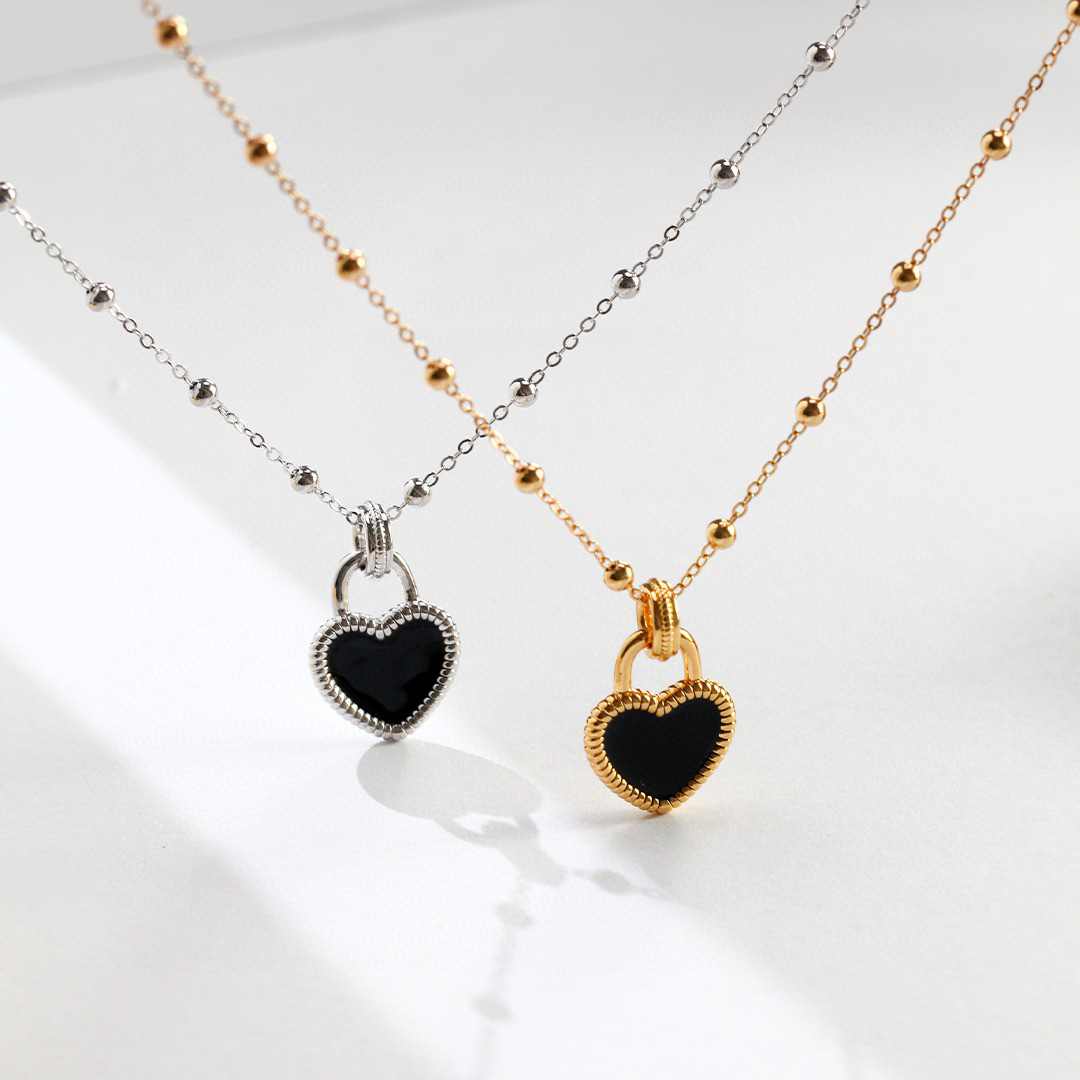 BLACK ENAMEL HEART SHAPE PENDANT NECKLACE