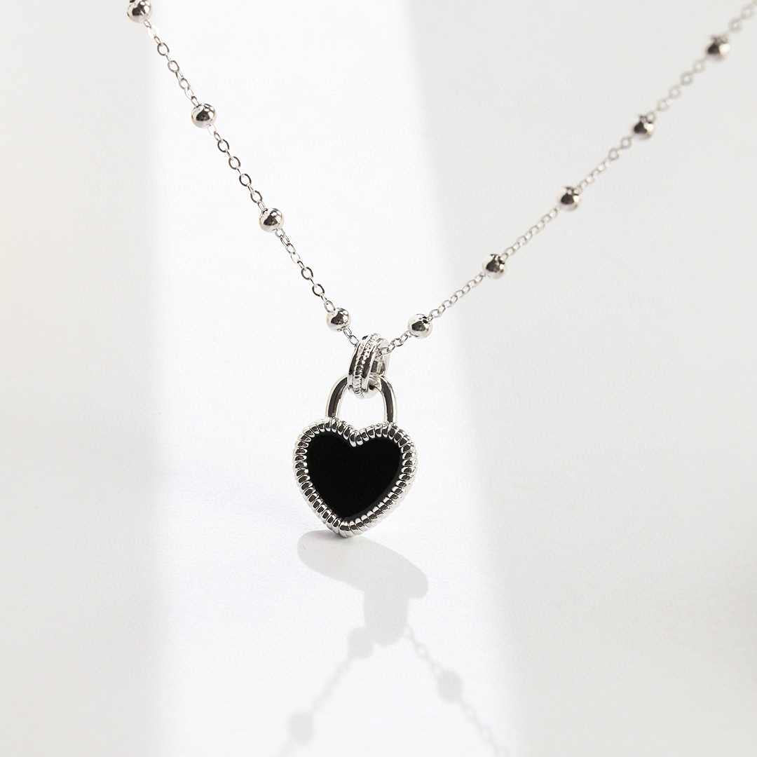 BLACK ENAMEL HEART SHAPE PENDANT NECKLACE