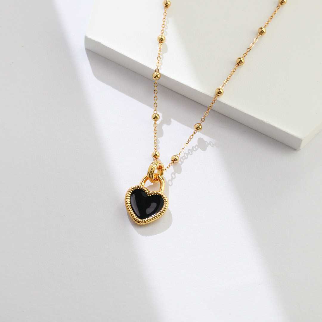 BLACK ENAMEL HEART SHAPE PENDANT NECKLACE