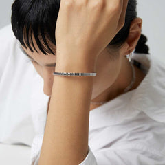 STERLING SILVER MINIMALIST BANGLE