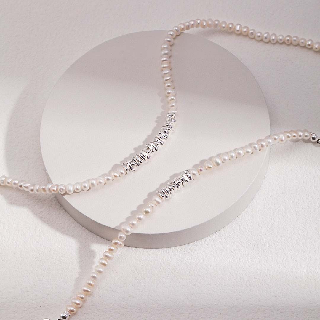 KELLY SILVER PEARL NECKLACE