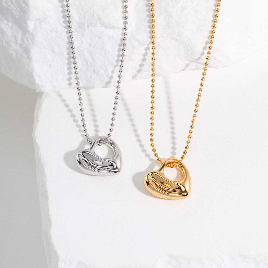 HOLLOW HEART PENDANT NECKLACE