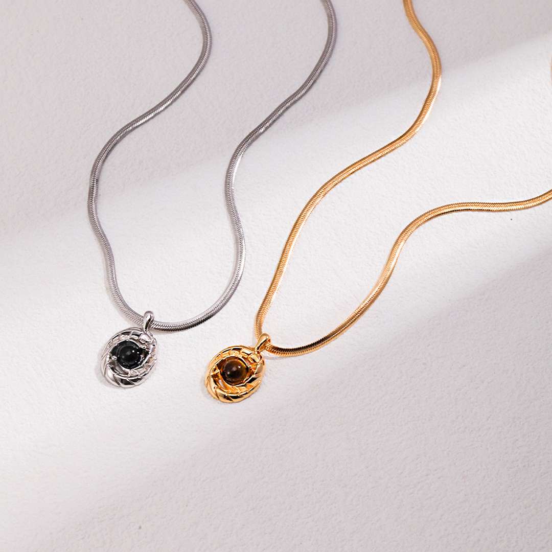 TIGER-EYE & BLACK ONYX PENDANT NECKLACE