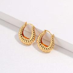 TWISETED HOOP EARRING