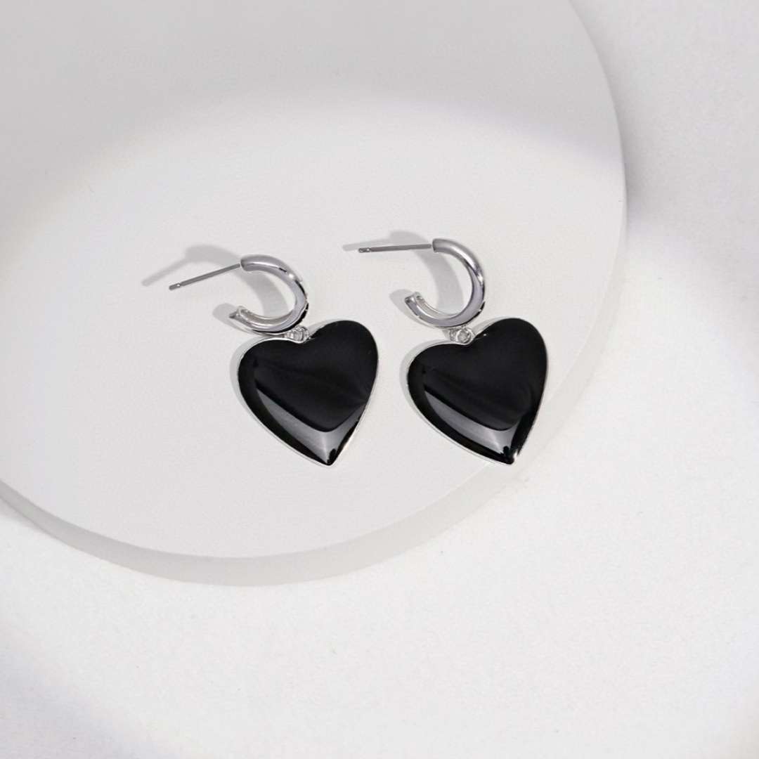 BLACK HEART DROP EARRING