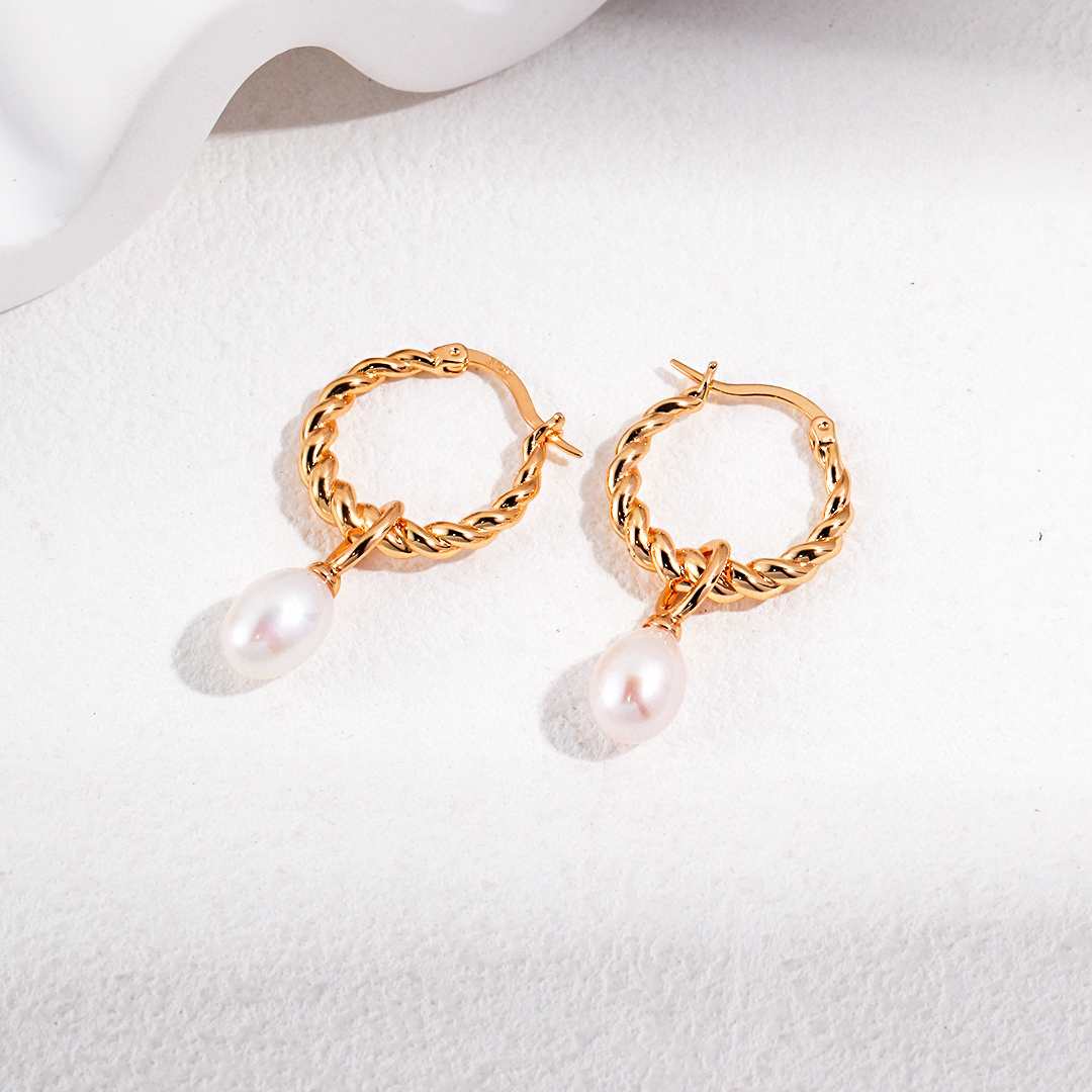 TWISTED DROP PEARL EARRING