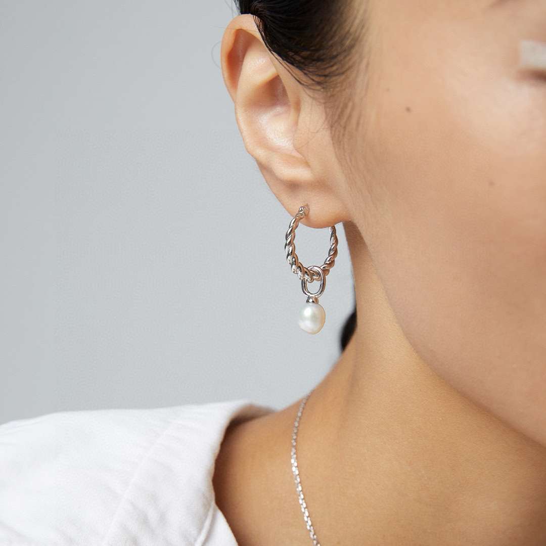 TWISTED DROP PEARL EARRING