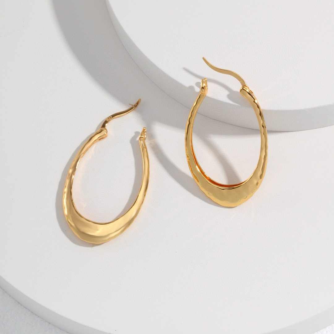 OVAL HOOP EARRINGS