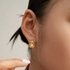 ANNA PEARL STUDS