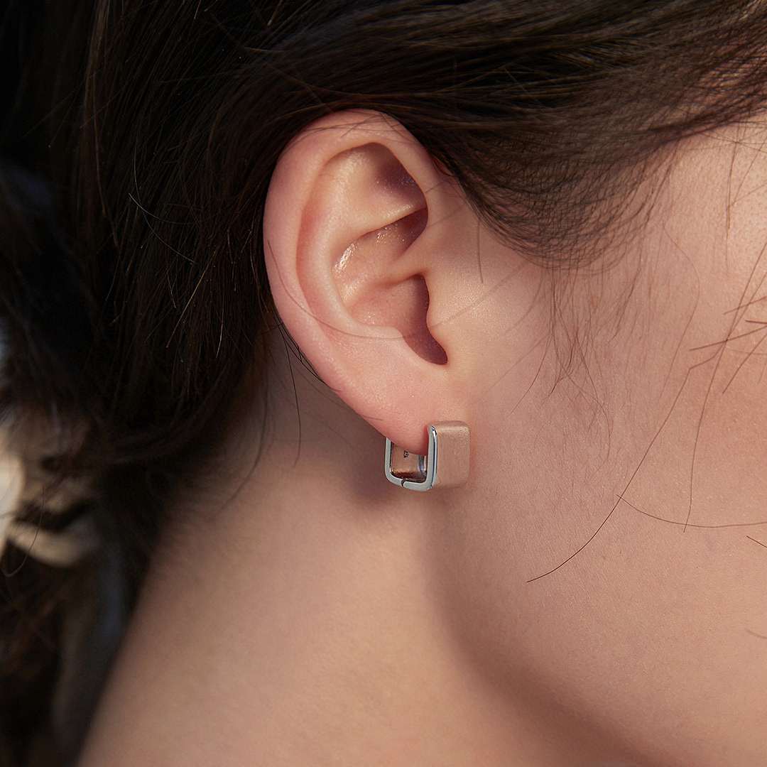 WIDE SQUARE HOOPS