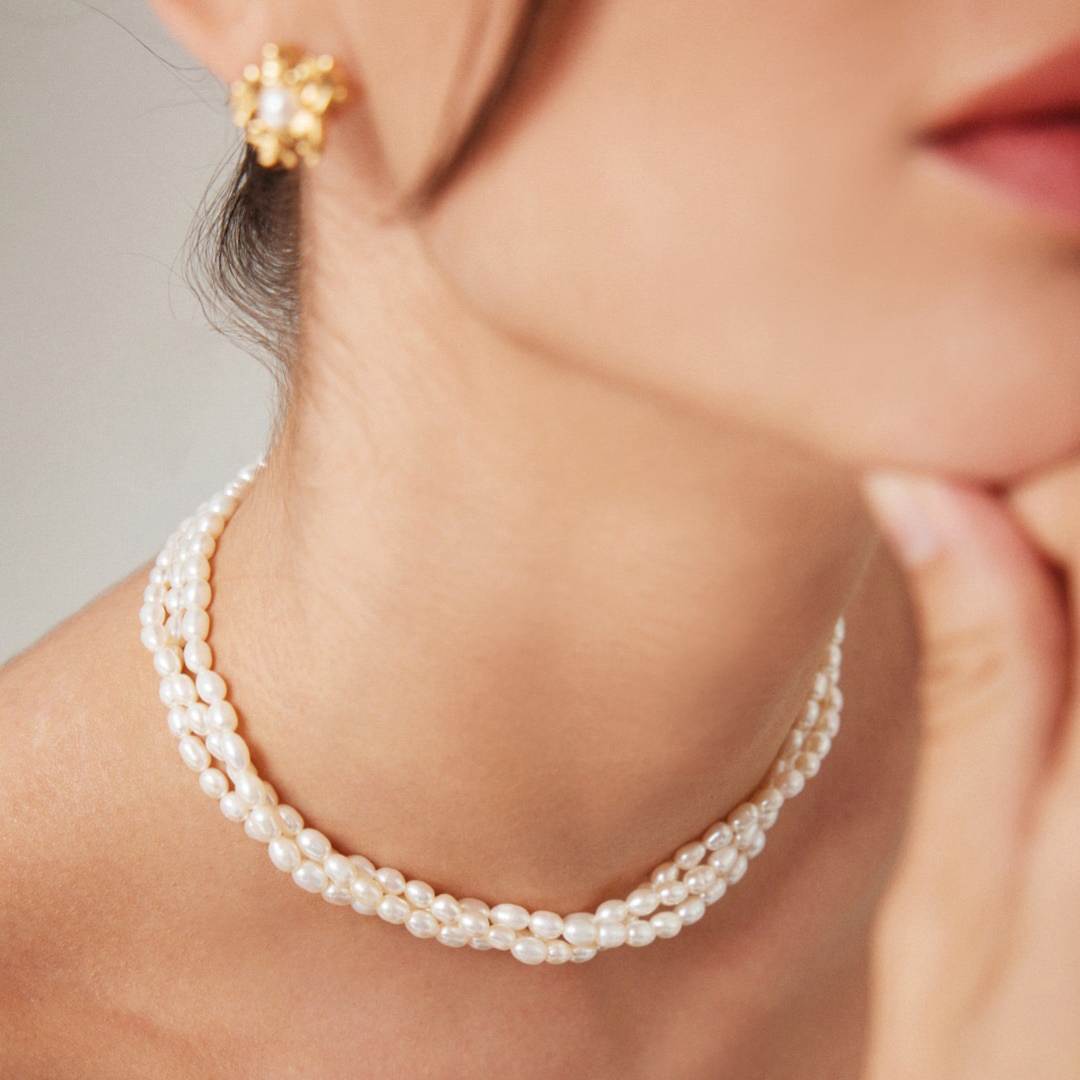 TRIPLE LAYER PEARL NECKLACE