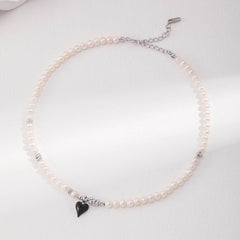 BLACK HEART PEARL NECKLACE