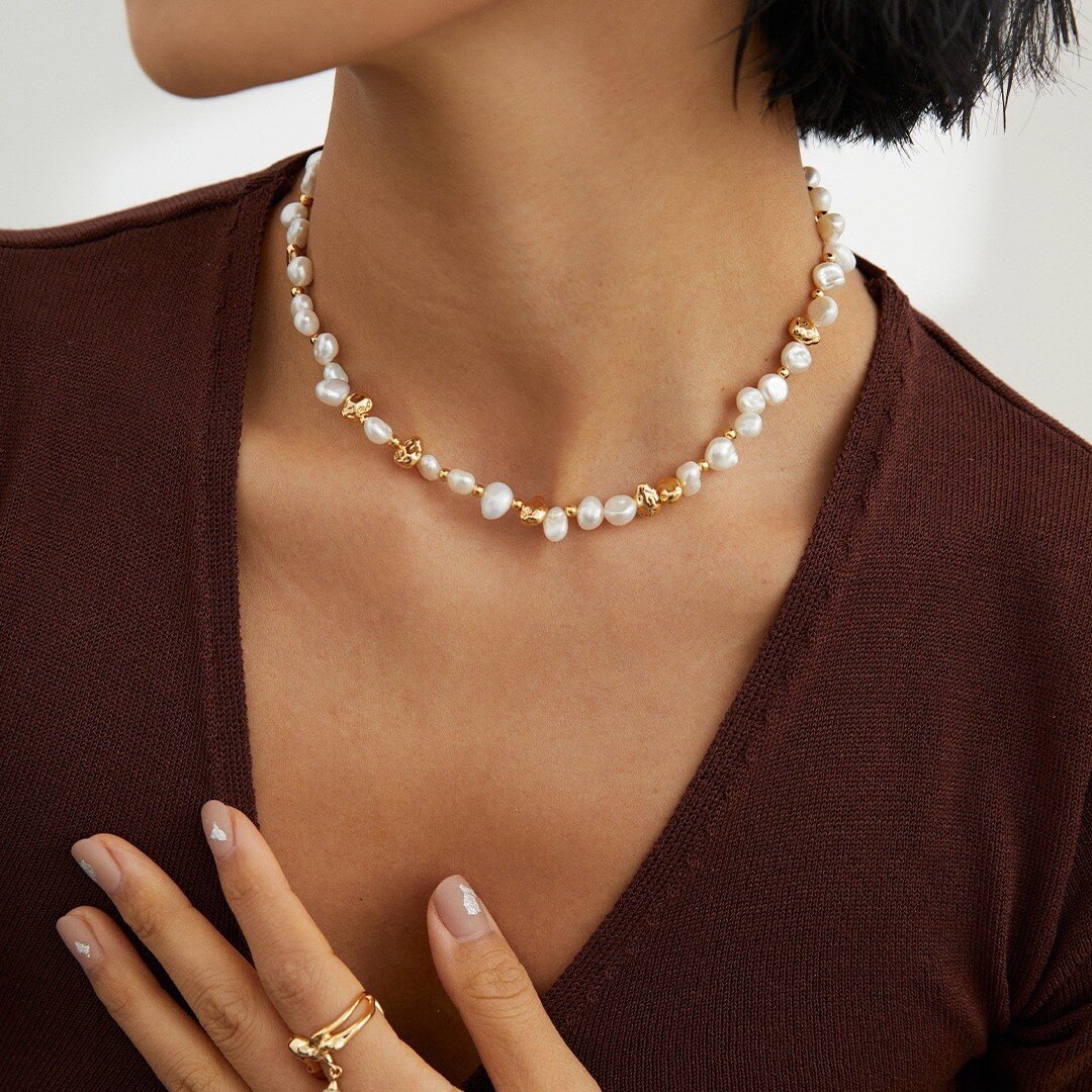 ELEGANT PEARL NECKLACE 